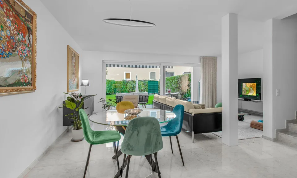 SPAZIOSA CASA 5.5 LOCALI CON GIARDINO E PISCINA A MONTAGNOLA