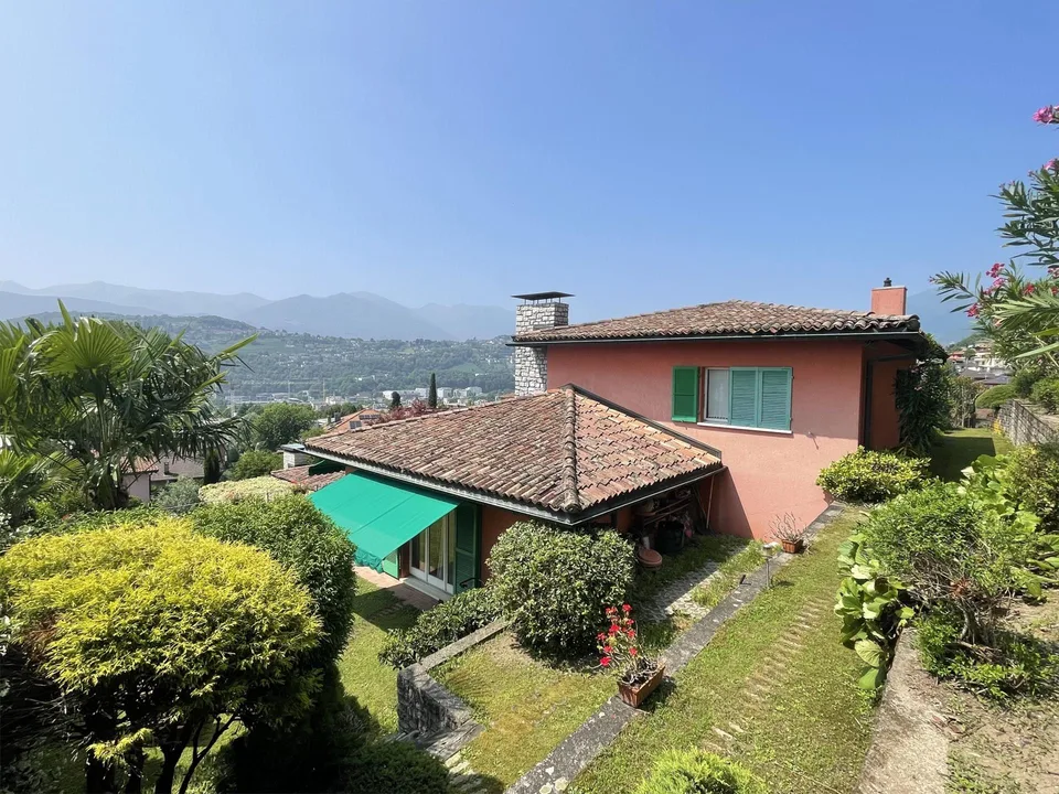 AMPIA CASA 5.5 IN POSIZIONE INTROVABILE A PREGASSONA ALTA