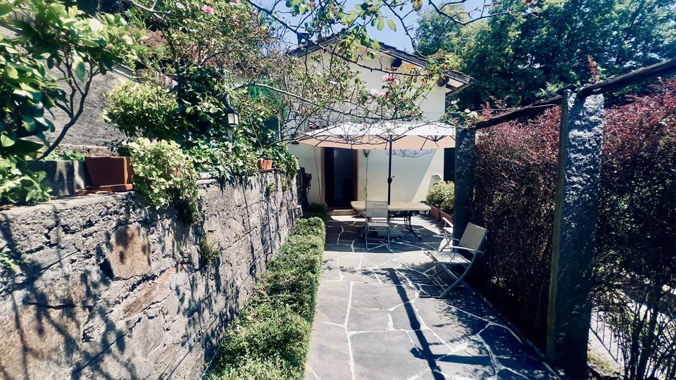 GRANDE CASA 4.5 LOCALI DA RISTRUTTURARE AD ARANNO