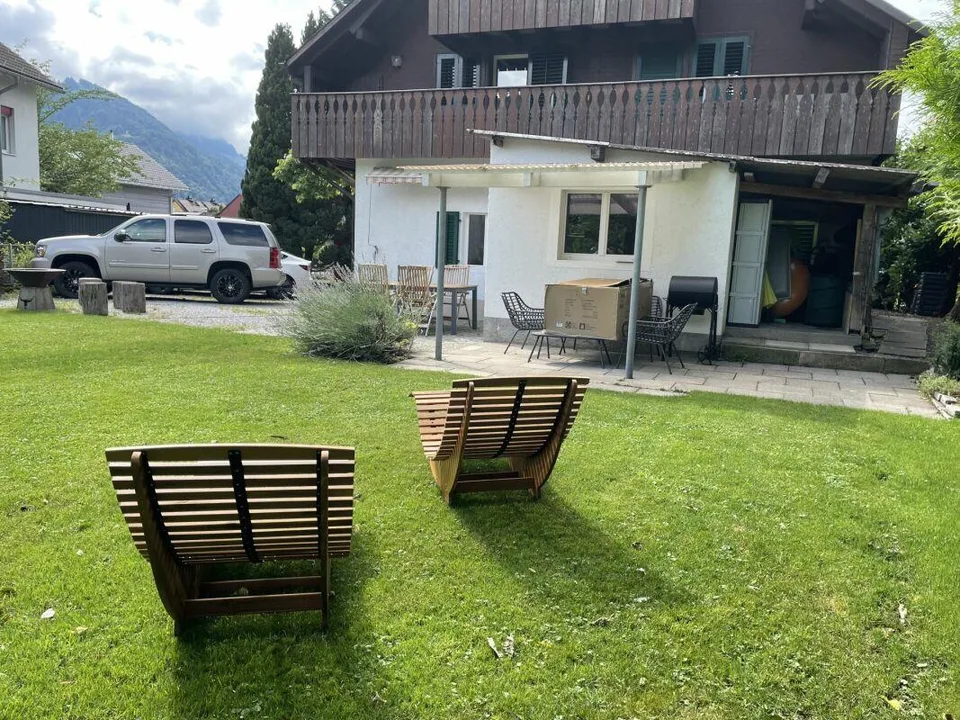 Charmanter Hausteil mit Garten