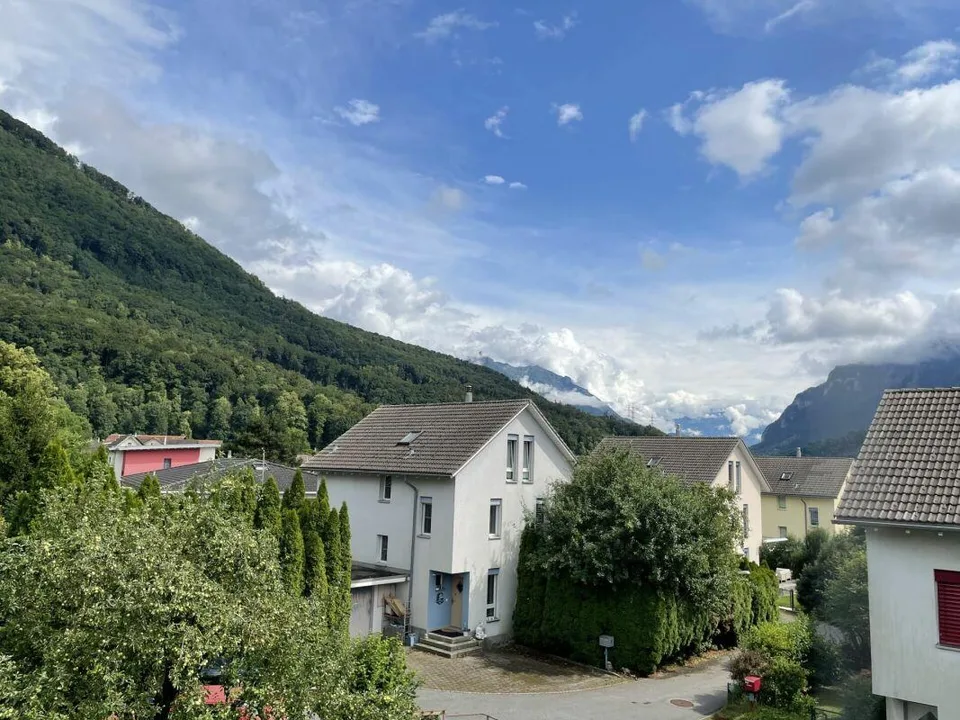 Charmanter Hausteil mit Garten