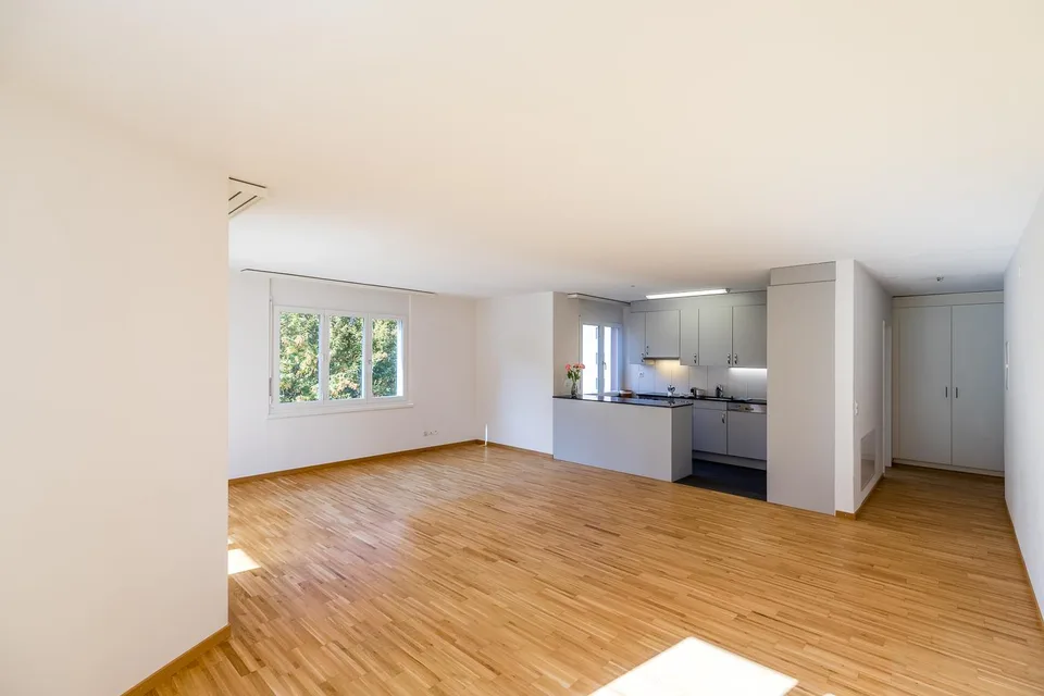 Grosszügige Attika-Wohnung an zentraler Lage!