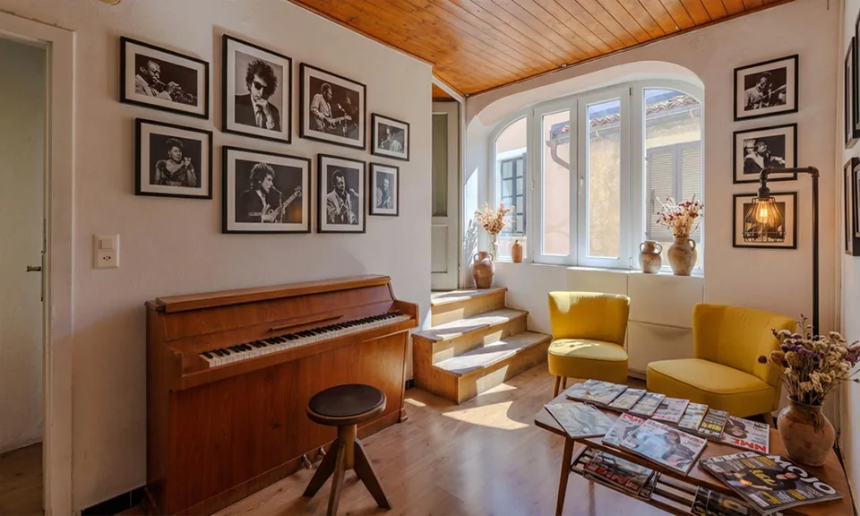 SECONDARY RESIDENCE - HISTORIC HOUSE WITH TERRACE IN BESAZIO