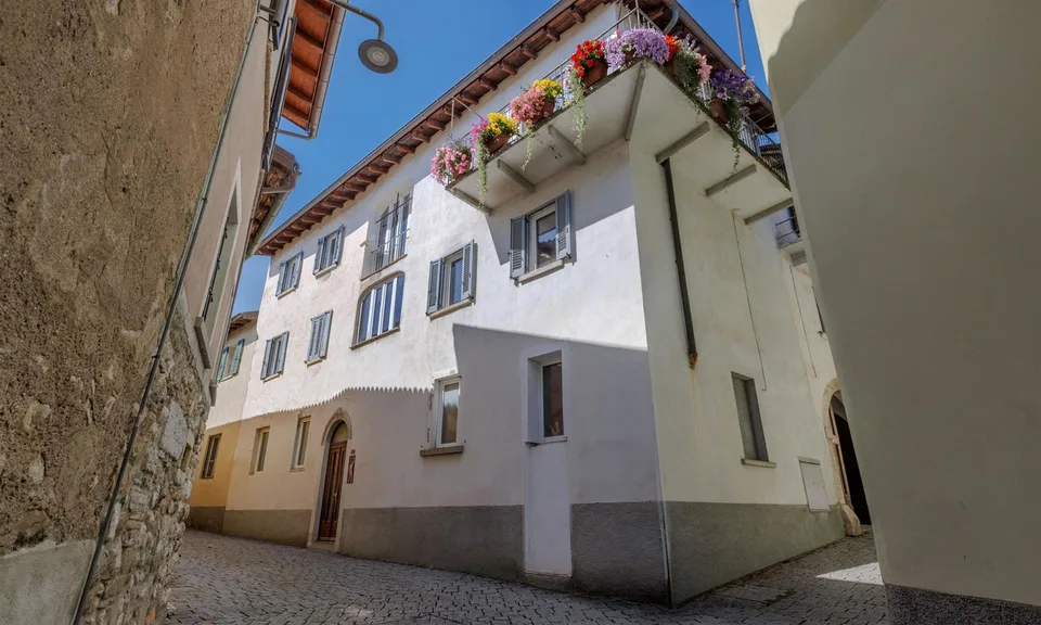RESIDENCE SECONDAIRE - MAISON HISTORIQUE AVEC TERRASSE À BESAZIO – photo 9 sur 9