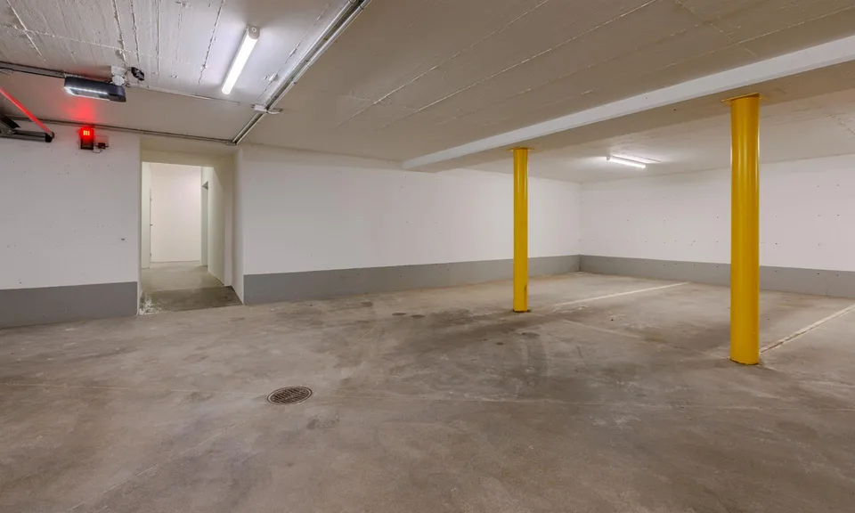 Praktische und geräumige 2,5 Zimmer mit Balkon und Parkplatz in Lugano