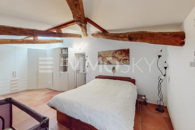 STUNDE UND GERÄUMIGE CHARME VILLA MIT 5,5 ZIMMERN IN MELIDE