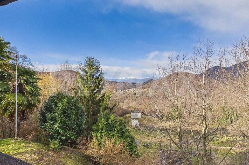 Grande giardino, vista aperta e infinite possibilità di valorizzazione