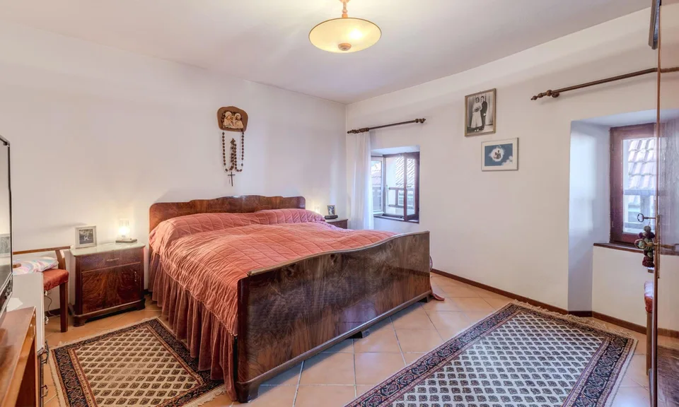 GRANDE CASA RUSTICA DI CHARME DI 4.5 LOCALI A CABBIO