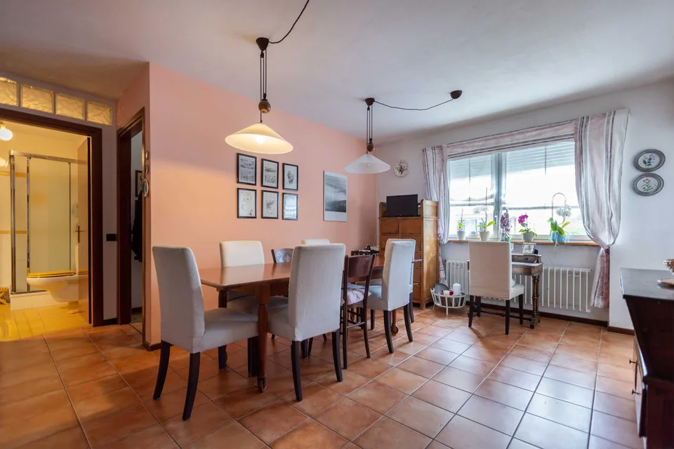 GELEGENHEIT - 5.5 ZIMMER MIT 3 TERRASSEN IN MORBIO INFERIORE