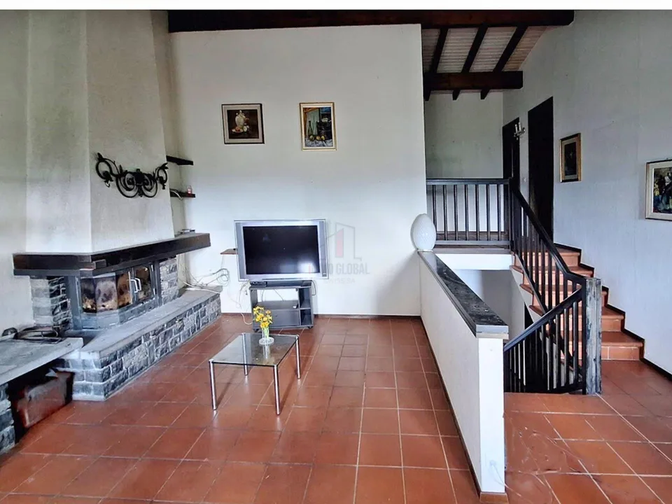 VILLA DI CHARME, CON PISCINA E VISTA APERTA