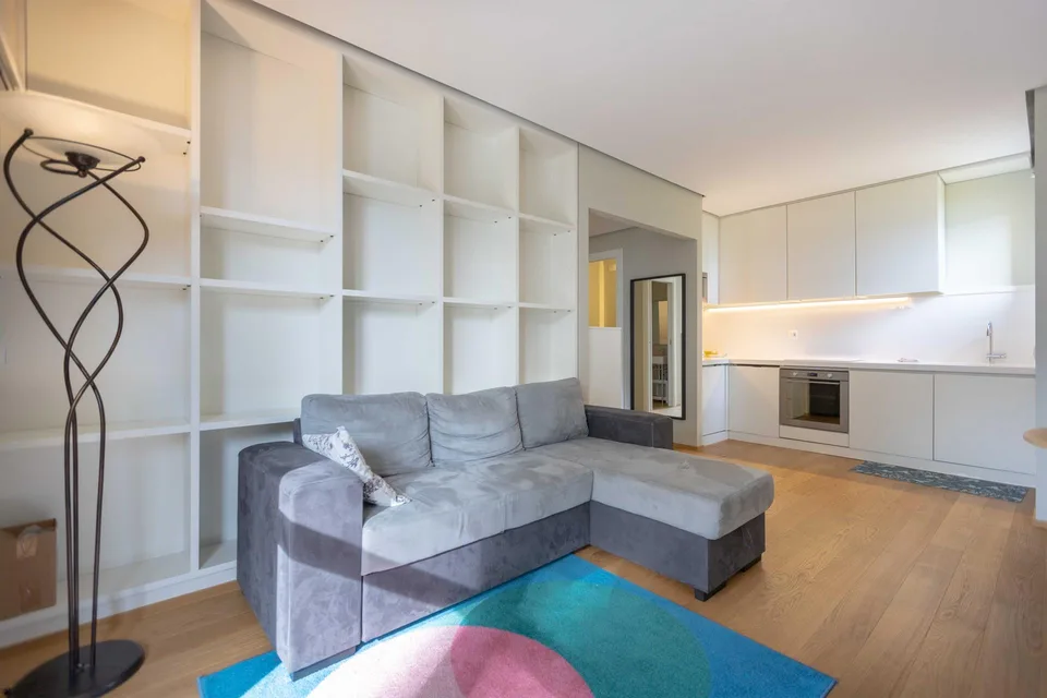 STUPENDO 2.5 LOCALI VISTA LAGO CON GIARDINO A BISSONE