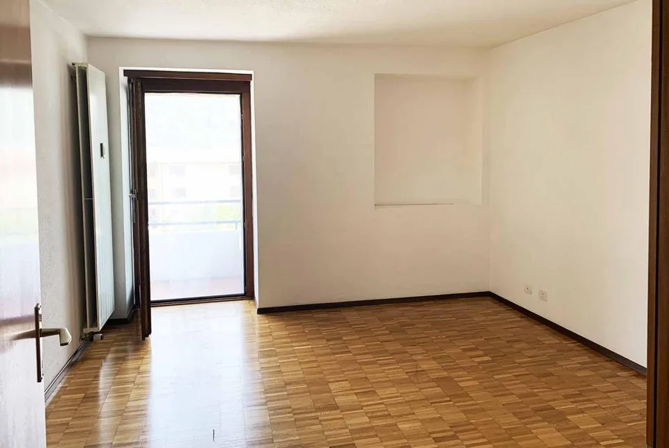 2,5-ZIMMER-WOHNUNG MIT BALKON IN AGNO MONDONICO