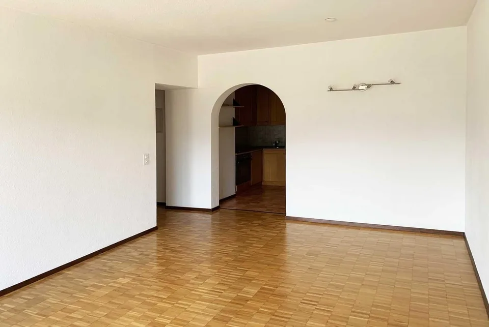 2,5-ZIMMER-WOHNUNG MIT BALKON IN AGNO MONDONICO
