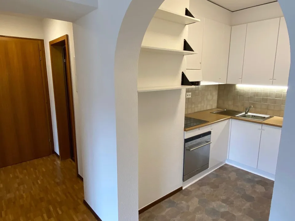 2,5-ZIMMER-WOHNUNG MIT BALKON IN AGNO MONDONICO