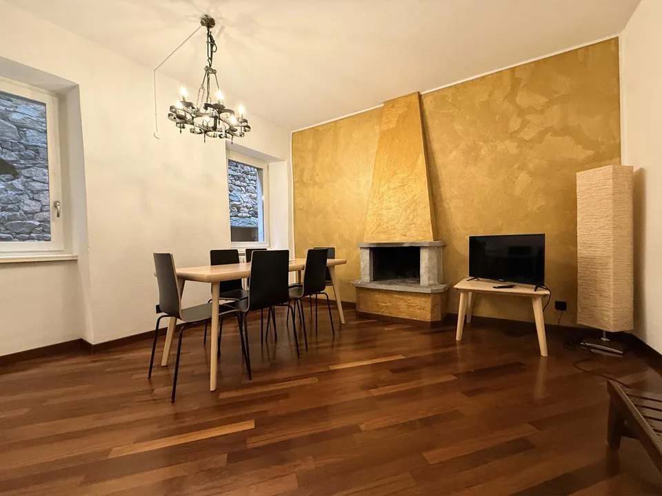 AFFITTASI ESCLUSIVO 4 LOCALI IN PALAZZO STORICO A MORCOTE