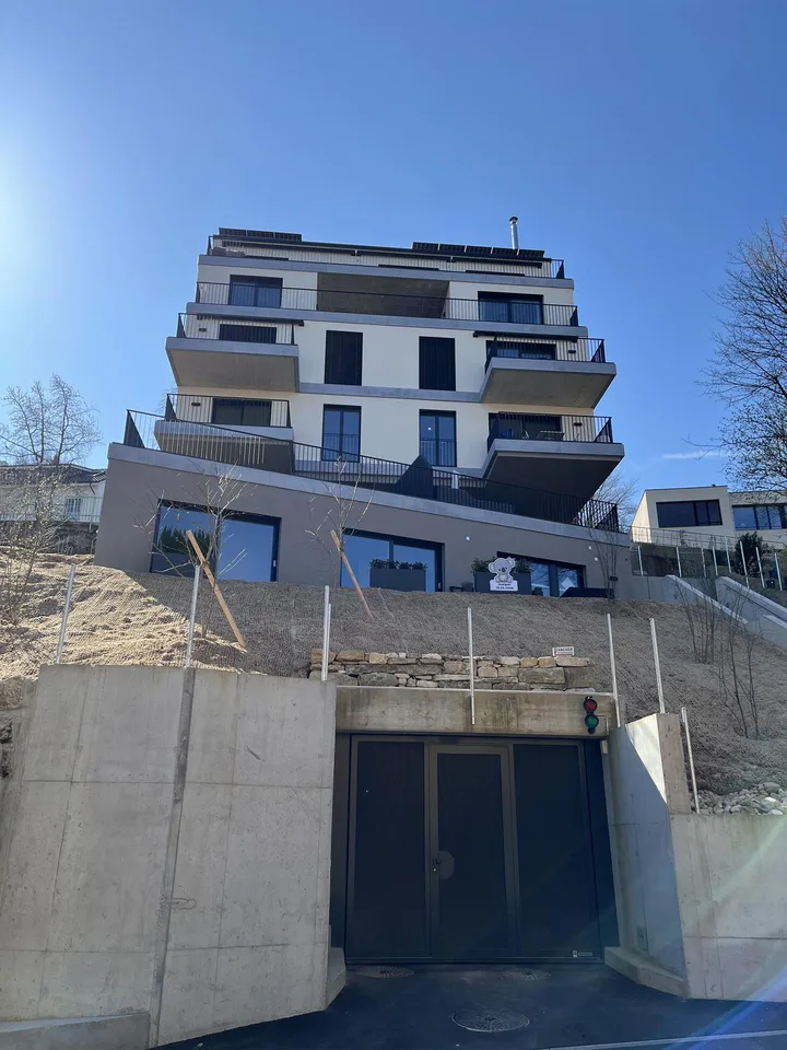 Edificio nuovo (2025): appartamento maisonette 5,5 locali con grande terrazza e vista su Basilea