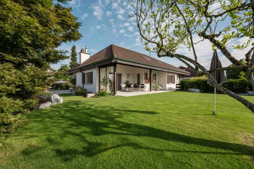 Exklusives Haus im Bungalowstil