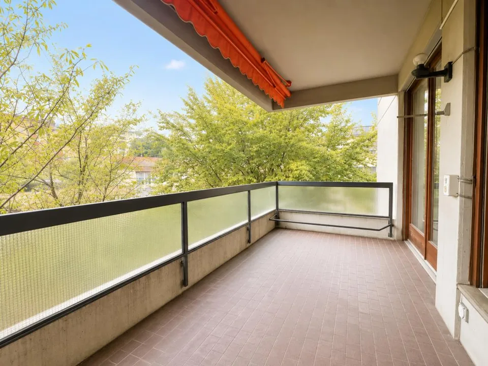 Grande appartamento con terrazzo