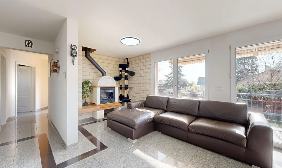 Geräumige Familienwohnung mit Balkonen und Garten in St-Prex