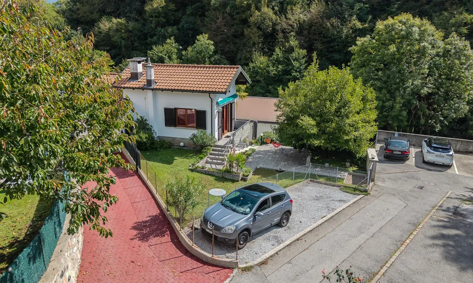 MAISON LUMINEUSE ET CARACTÉRISTIQUE DE 4,5 PIÈCES DANS LE VERT À ARZO – photo 8 sur 9