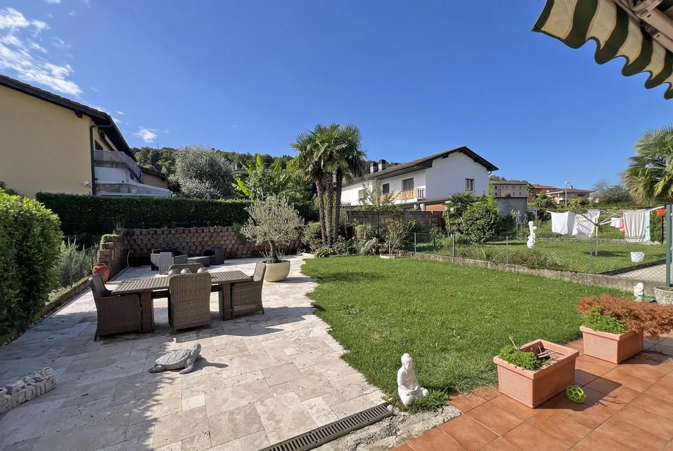 GELEGENHEIT-HAUS 4.5 ZIMMER MIT GARTEN UND GROTTE IN NOVAZZANO