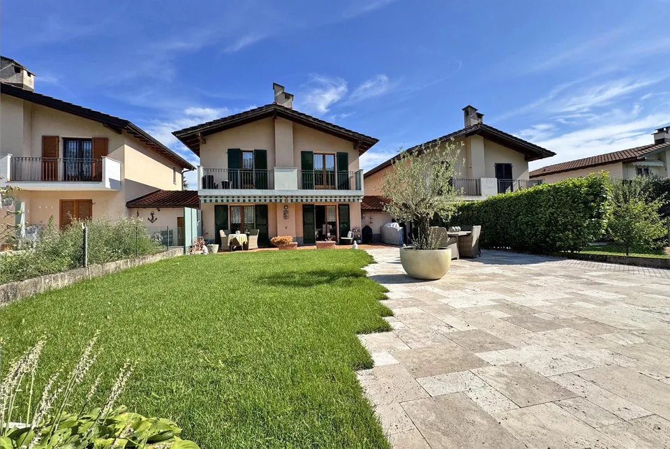 GELEGENHEIT-HAUS 4.5 ZIMMER MIT GARTEN UND GROTTE IN NOVAZZANO