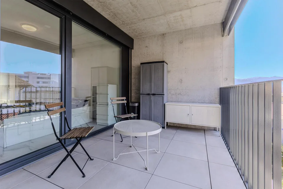 MERAVIGLIOSO ED ELEGANTE 2.5 LOCALI CON TERRAZZA AD AGNO