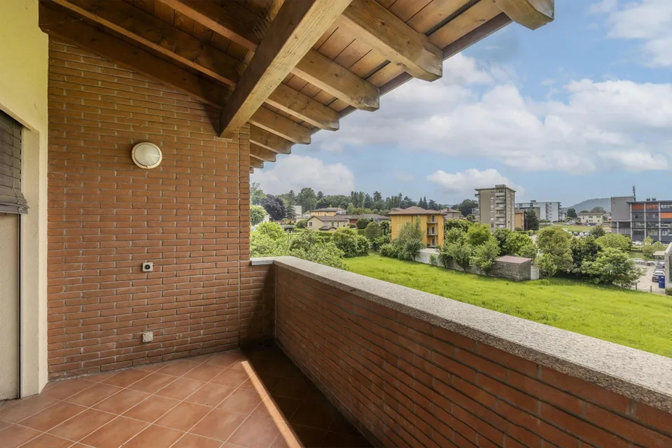 STUPENDO ATTICO 3.5 LOCALI CON VISTA IN CENTRO A MENDRISIO