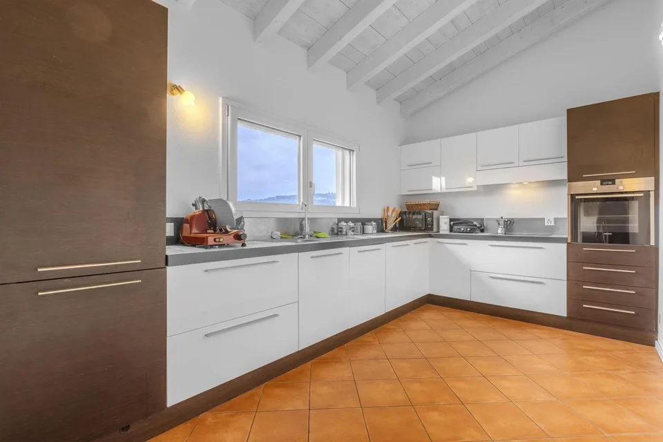 STUPENDO ATTICO 3.5 LOCALI CON VISTA IN CENTRO A MENDRISIO