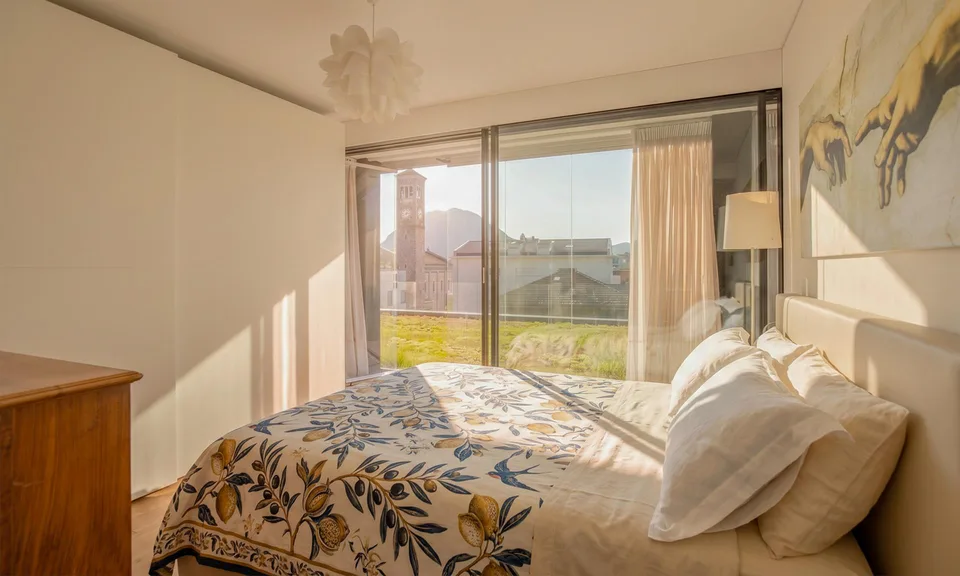 RAFFINIERTES 4,5 ZIMMER HOCHWERTIGE WOHNUNG MIT TERRASSE IN MASSAGNO