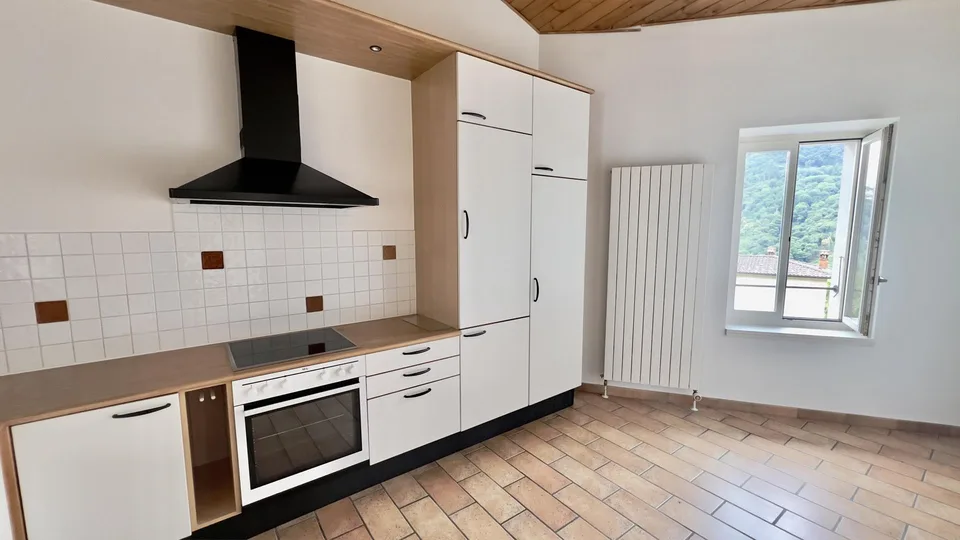 AFFARE - CONFORTEVOLE DUPLEX 3.5 LOCALI NEL CUORE DI PURASCA