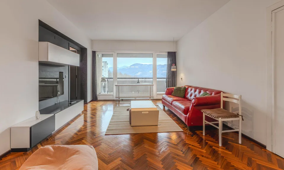 OCCASIONE - AMPIO 3.5 LOCALI CON BOX E VISTA APERTA A LUGANO