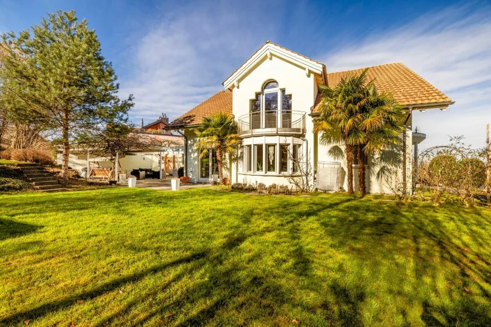 Repräsentative und einmalige Villa an Top-Wohnlage mit attraktiver ...