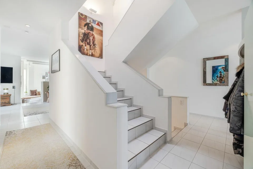 Repräsentative und einmalige Villa an Top-Wohnlage mit attraktiver ...