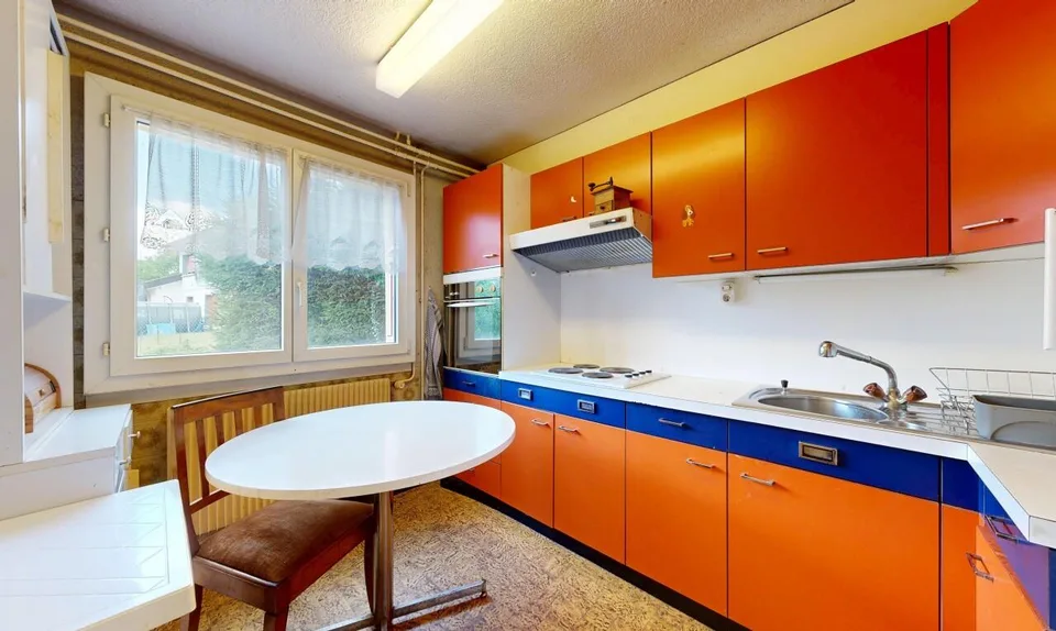 Exklusiv: Kleine 3-Zimmer-Villa zu renovieren