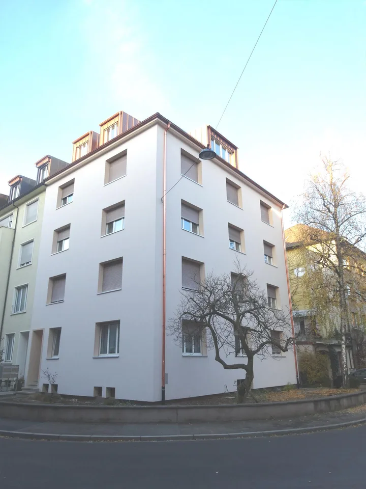 ATTRAKTIVE 4.5 ZIMMER WOHNUNG AN ZENTRALER LAGE