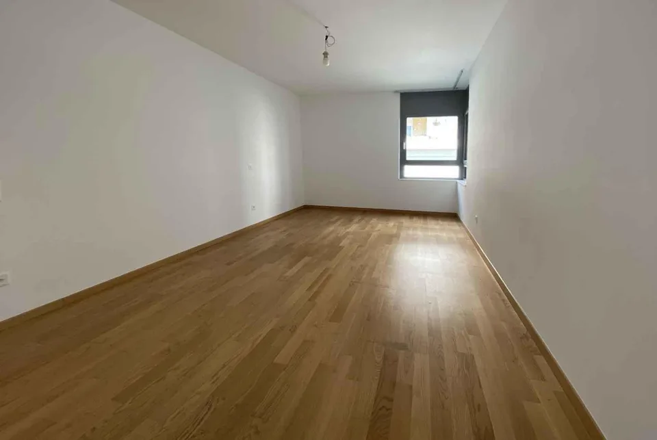 LUMINOSO E MODERNO 4.5 CON AMPIA TERRAZZA A MENDRISIO CENTRO