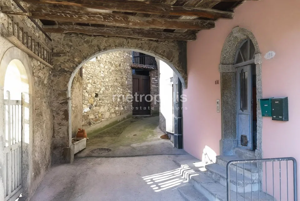 3.5 LOCALI DI CHARME RINNOVATO ALL'ULTIMO PIANO AD AROGNO