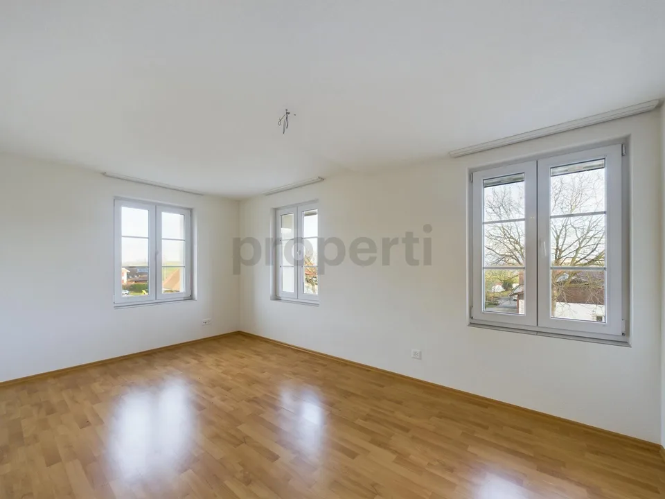 Carattere rurale, layout spazioso e balcone accogliente