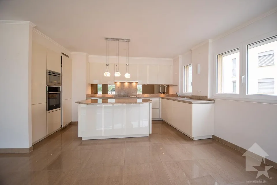 Spacieux appartement traversant dans les bains de Saillon