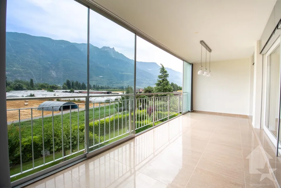 Spacieux appartement traversant dans les bains de Saillon