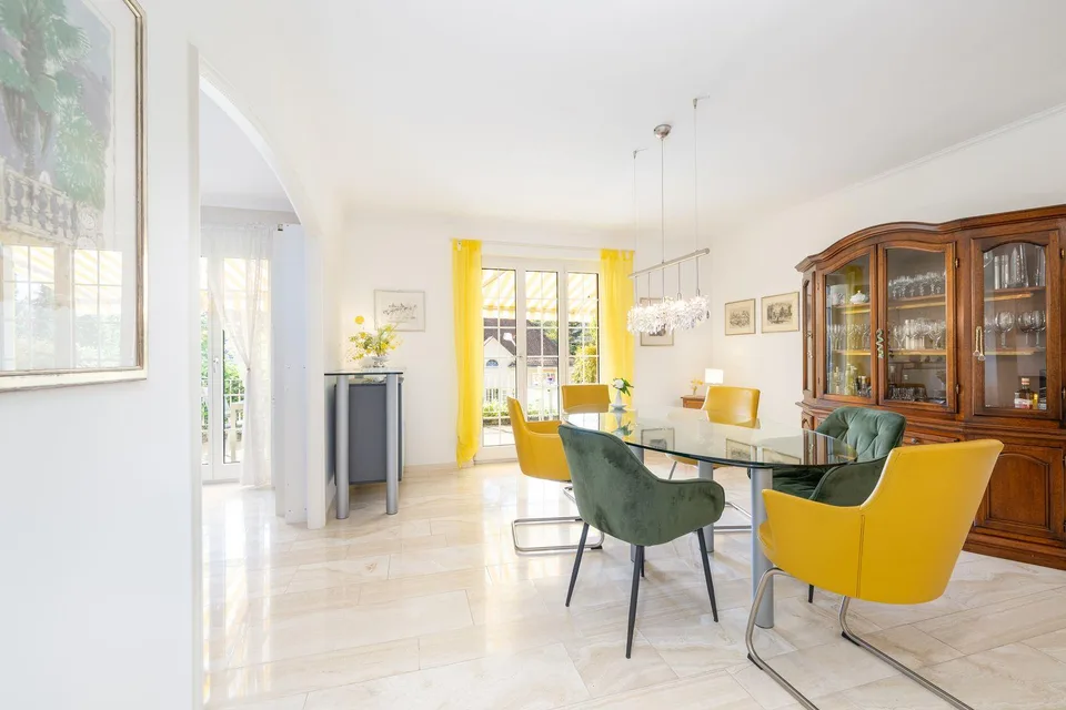 Attraktives Doppeleinfamilienhaus mit ausgebautem Dachgeschoss an T...