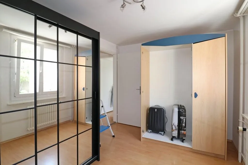 Helle 3 Zimmer Wohnung mit grossem Balkon