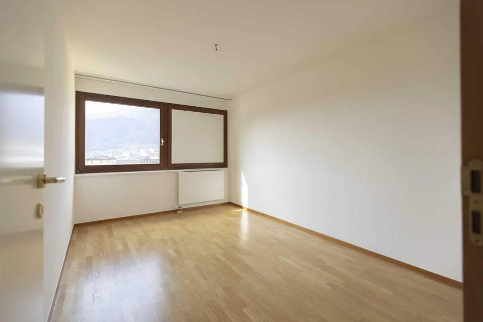 SPACIEUX 4.5 PIÈCES AVEC TERRASSE ET VUE DÉGAGÉE À CADEMPINO – photo 8 sur 11
