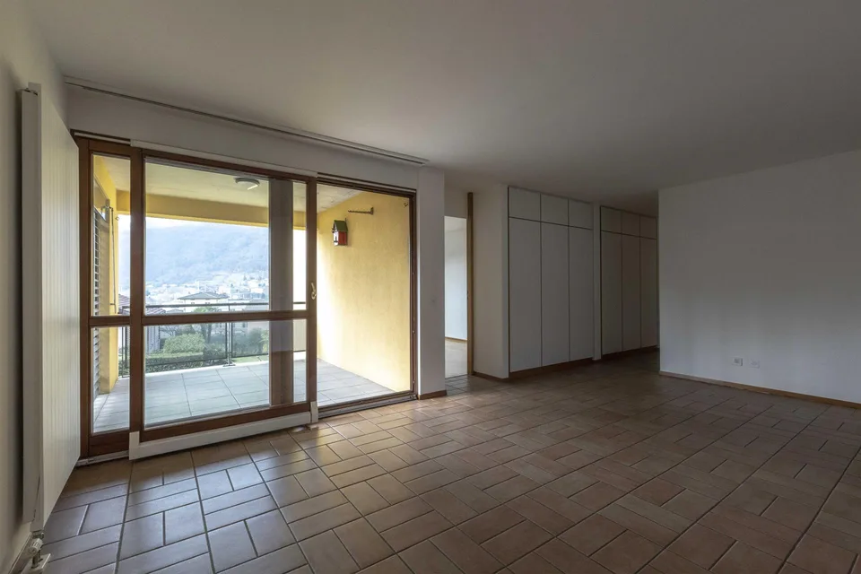 SPAZIOSO 4.5 LOCALI CON TERRAZZA E VISTA APERTA A CADEMPINO