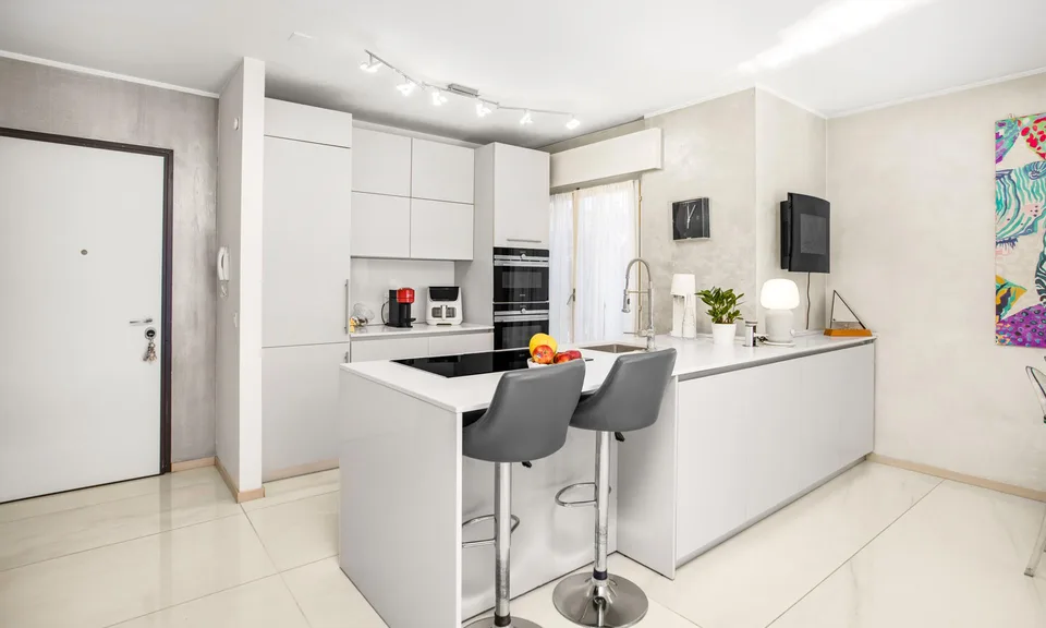 PRÄCHTIGES UND HELLER 4.5 ZIMMER MIT POOL IN MAROGGIA