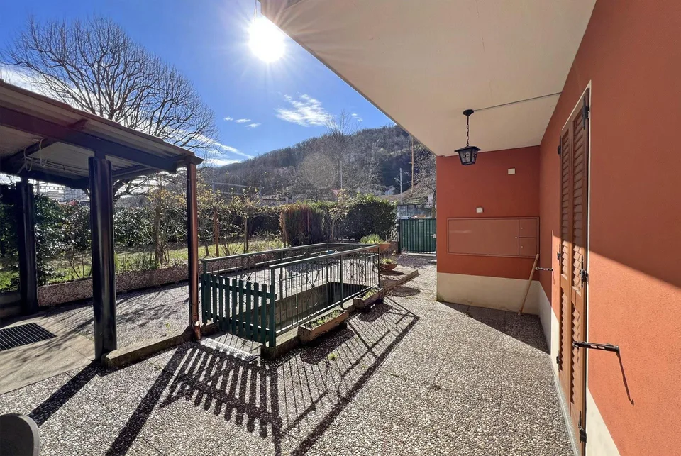 MAISON INDIVIDUELLE DE 4.5 PIÈCES AVEC JARDIN À CHIASSO