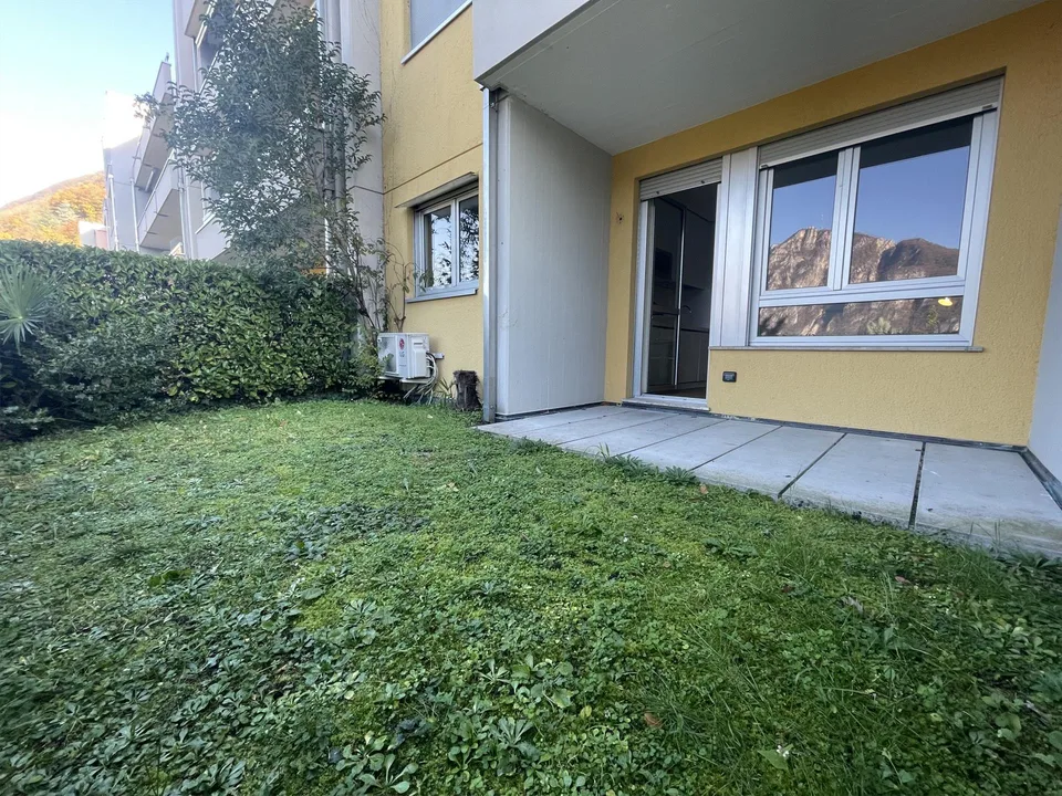 ZU VERMIETEN 2.5 MIT GARTEN, POOL UND SEEBLICK IN BISSONE