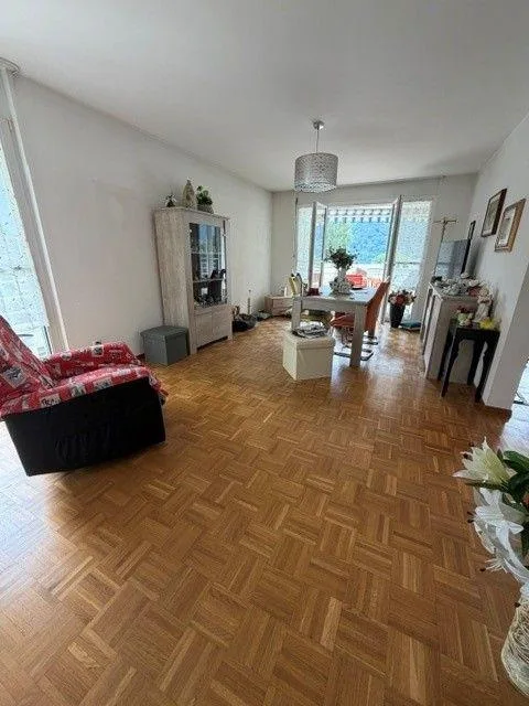 Affittasi appartamento 4.5 locali con vista lago