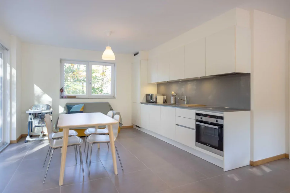 MODERN UND GERÄUMIG 3.5 ZIMMER MIT GROSSEN GARTEN IN BREGANZONA
